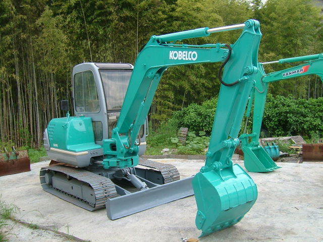 2003_0101kobelco-20001.JPG